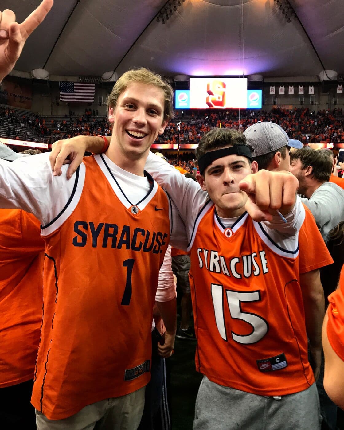 syracuse fans in orange